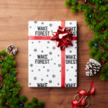 Wake Forest-universiteit | Wake Forest Cadeaupapier<br><div class="desc">Bekijk deze Wake Forest University design! Haal alle laatste Demon Deacons spullen hier. Al deze Zazzle-producten zijn aanpasbaar met uw klassejaar,  naam en club. Deze producten maken perfecte geschenken voor de Wake Forest University student,  alumni,  familie,  vriend,  of fan in uw leven.</div>