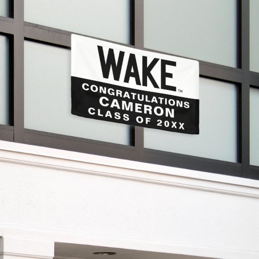 Wake Forest-universiteit | Wake Wordmark Spandoek (Buitenkant Gebouw)