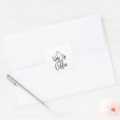 Wake-up typografie met koffiegeur vierkante sticker (Envelop)