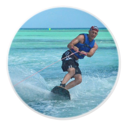 Wakeboarding in de tropen keramische knop (Voorkant)