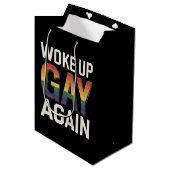 Wakker worden Gay weer grappig LGBTQ Pride Ally Ra Medium Cadeauzakje (Voorkant Gekanteld)