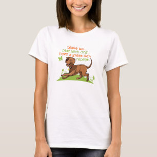 Wakker worden, spelen met de hond, een geweldige d t-shirt