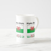 Wales and Welsh Flag met Jouw naam Porselein Kop (Voorkant rechts)