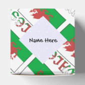 Wales and Welsh Flag Tiled Personalized Heart Bedankdoosjes (Bovenkant)