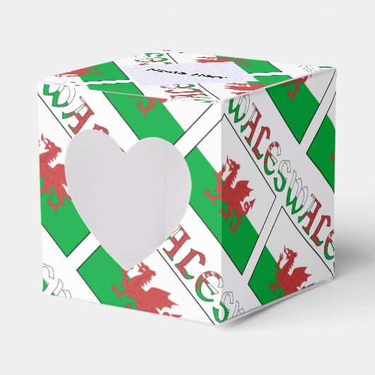 Wales and Welsh Flag Tiled Personalized Heart Bedankdoosjes (Voorkant Zijde)