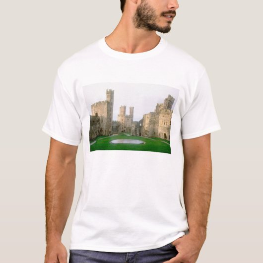 Wales, Caernarfon castle, een van Edward's 2 T-shirt (Voorkant)