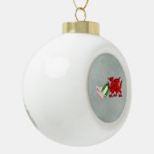 Wales Rugby Team Dragon met Rugby Ball Keramische Bal Ornament (Links)