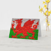 Wales vlag op een muur kaart (Gele Bloem)