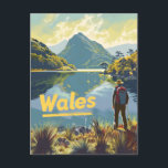 Wales Wandelen Briefkaart<br><div class="desc">Een boeiende en nostalgische afbeelding van wandelen in Wales, bekend om zijn ruige landschappen en schilderachtig schoonheid. Het ontwerp toont de indrukwekkende bergen van Snowdonia, weelderige groene valleien en schilderachtig kustpaden. Het kunstwerk, dat in een stijl wordt weergegeven, roept de avontuurlijke sfeer en serene schoonheid van wandelen in Wales op...</div>