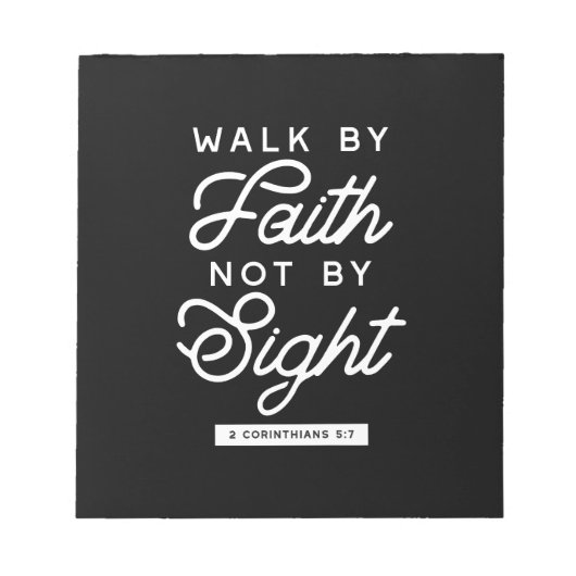 "Walk by Faith" Bijbelverse Typografie Design II Notitieblok (Voorkant)