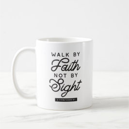 "Walk by Faith" Bijbelverse typografie Koffiemok