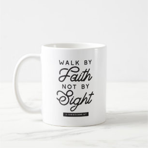 "Walk by Faith" Bijbelverse typografie Koffiemok
