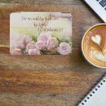 Walk by Faith niet zicht Schrift iPad 7.9 Hoesje iPad Mini Cover<br><div class="desc">Deze prachtige iPad cover Apparaatcompatibiliteit iPad 7.9 heeft bloemenroze rozen in een mand met de tekst "Want we lopen door geloof,  niet door zicht." 2 Korintiërs 5:7. Een prachtig herdenkingsvers om te zien bij het gebruik van je iPad!</div>