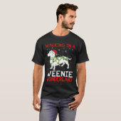Walking In A Weenie Wonderland Christmas Dachshund T-shirt (Voorkant volledig)