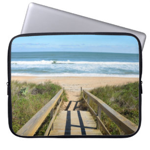 Walkway naar het strand laptop sleeve