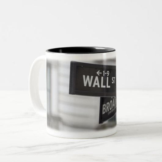 Wall Street Coffee Cup Tweekleurige Koffiemok (Voorkant links)