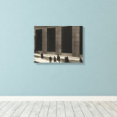 Wall Street (door Paul Strand, 1915) Canvas Afdruk (Insitu (Houten vloer))