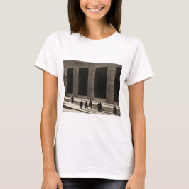 Wall Street (door Paul Strand, 1915) T-shirt