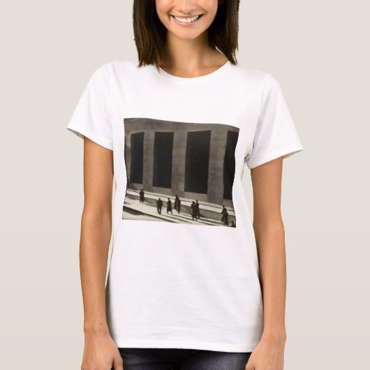 Wall Street (door Paul Strand, 1915) T-shirt (Voorkant)