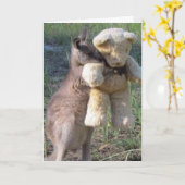 Wallaby Hugging Beer Kaart (Gele Bloem)