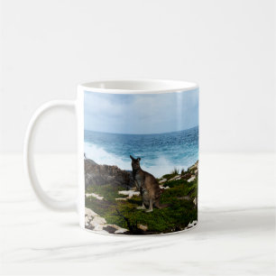 Wallaby on Seaside Rocks, koffie-Mok Koffiemok