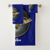 Walleye Pikes on Deep Blue Background Bad Handdoek (Insitu)