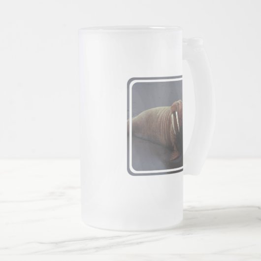 Walrus Frosted Beer Mok (Voorkant rechts)