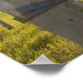 Walsdraad opgerold op fencerow nabij poster (Hoek)