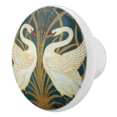 Walter Crane Swan, Rush en Iris Art Nouveau Keramische Knop (Rechts)