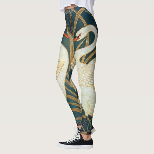 Walter Crane Swan, Rush en Iris Art Nouveau Leggings (Links)