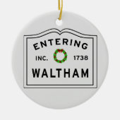 Waltham, MA Holiday Wreath Ceramic Ornament (Voorkant)