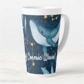 Walvissen Surfen op Kosmische Golven Blauwe Conste Latte Mok (Rechterhoek)