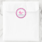 Walvissen Tale Roze & Wavy Navy Uitnodiging Ronde Sticker (Tas)