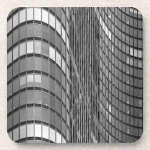 Wand van modern staal- en glasgordijn drankjes onderzetter