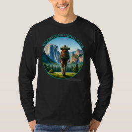 Wandelaar in Yosemite National Park T-shirt