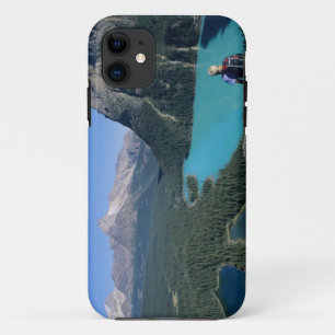 Wandelaar met uitzicht op turkooiskleurig meer Case-Mate iPhone case