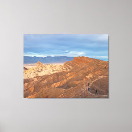 Wandelaars op Desert Mountain Canvas Afdruk