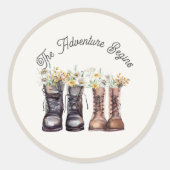 Wandelavontuur begint met wandel schoenen ronde sticker (Voorkant)