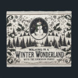 Wandelen in een Winter Wonderland Snowman Fleece Deken<br><div class="desc">Dit schattige winterwonderland sneeuwman afbeelding heeft een klassiek en elegant boerderijgevoel.</div>