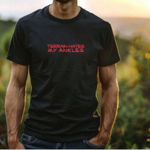 Wandelen kamperen trekking humor rood zwart t-shirt