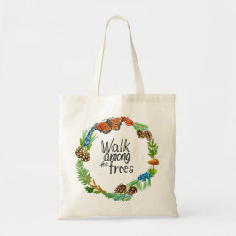 Wandelen tussen de bomen tote bag