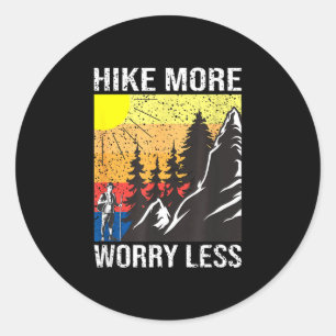 Wandelen vintage wandelen meer zorgen minder voor  ronde sticker
