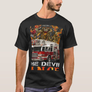 Wandelend waar de duivel brandweerman neerstrijkt t-shirt