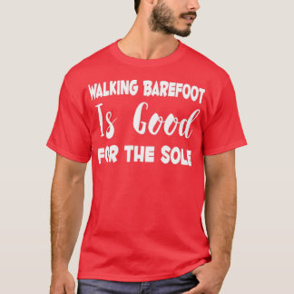Wandelende barefoot is goed voor de enige t-shirt