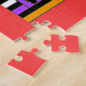 Wandelende dame in zwart Chevron rood Legpuzzel (Zijkant)