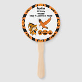 Wandering Witch Raven Halloween Pumpkins Verjaarda Handwaaier (Achterkant)