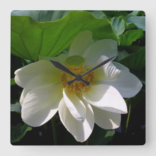 Wandklok met delicate witte Lotus Flower