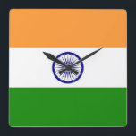 Wandklok met vlag India<br><div class="desc">Houd tijd met trots en elegantie met behulp van deze prachtige wandklok versierd met de vlag van India! Vier het rijke erfgoed en de culturele diversiteit van India met deze prachtige wandklok, met de iconische driekleurige vlag: saffraan, wit en groen, met de Ashoka Chakra in marineblauw in het midden. Deze...</div>
