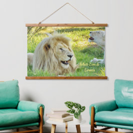 Wandtapijt met houten bovenkant Witte Leeuw & Leeu Hangend Wandkleed
