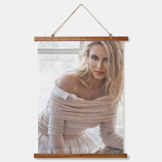 Wandtapijt met houten bovenrand 'Born From Dayligh Hangend Wandkleed